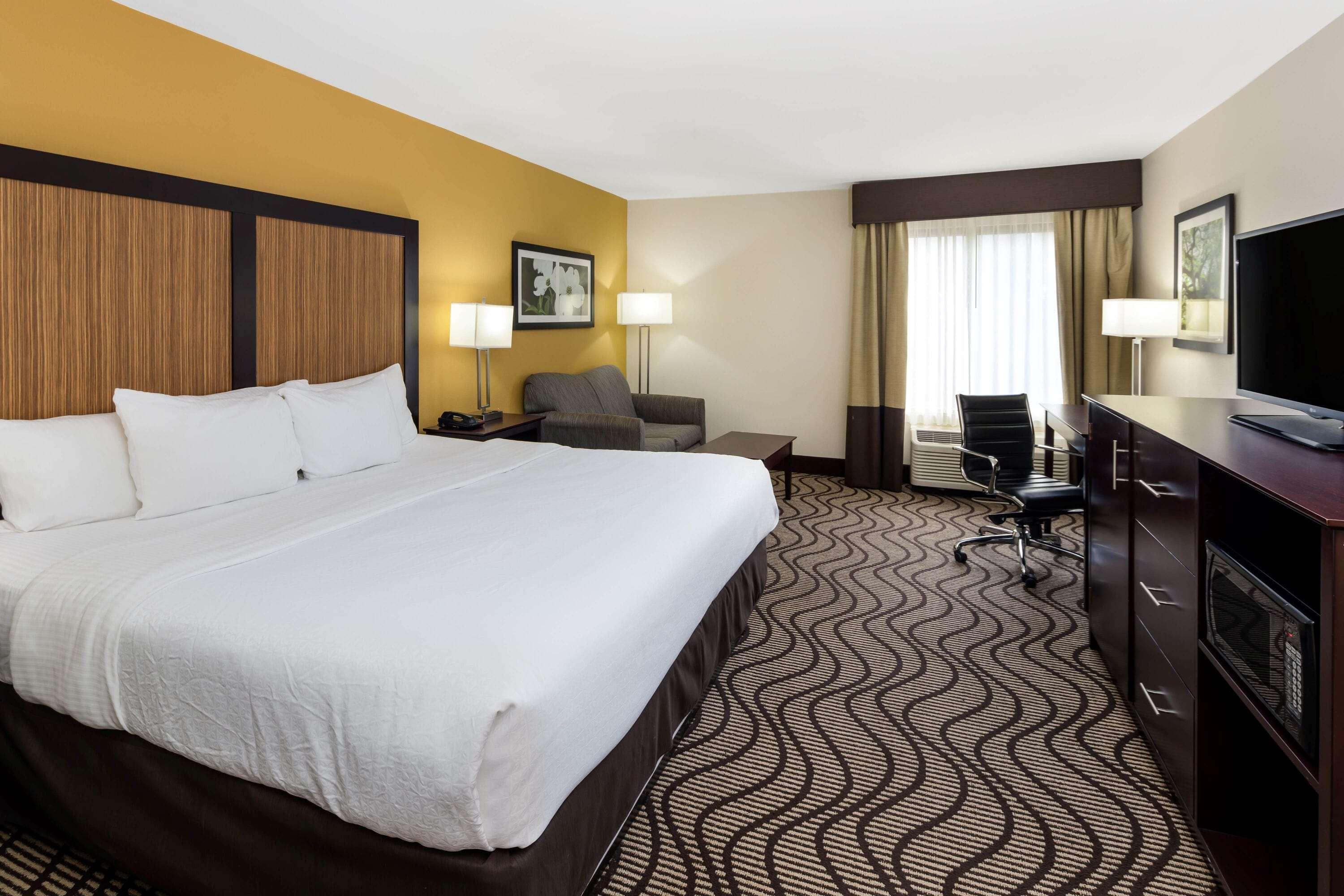 Отель La Quinta By Wyndham Lagrange / I-85 Экстерьер фото