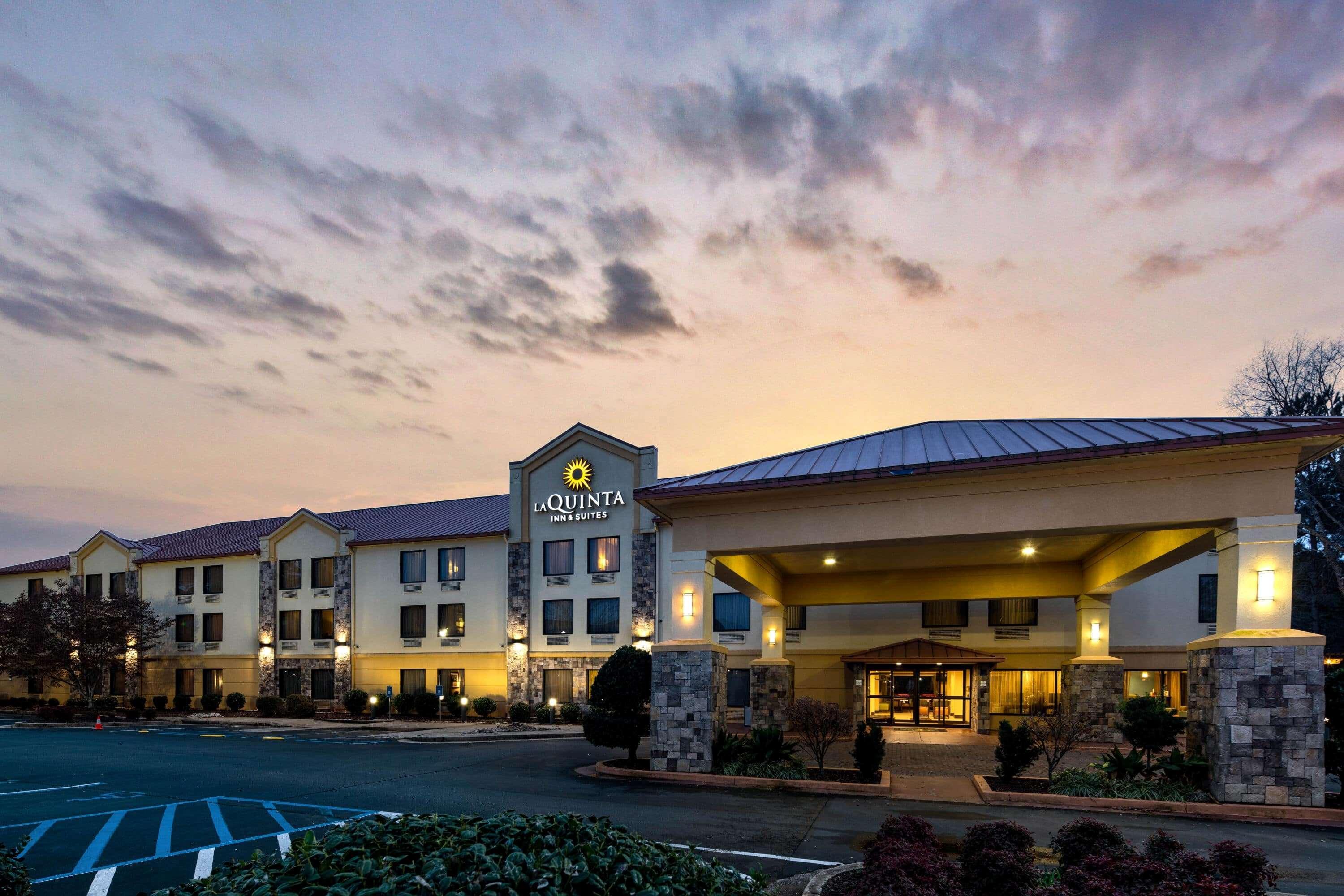 Отель La Quinta By Wyndham Lagrange / I-85 Экстерьер фото