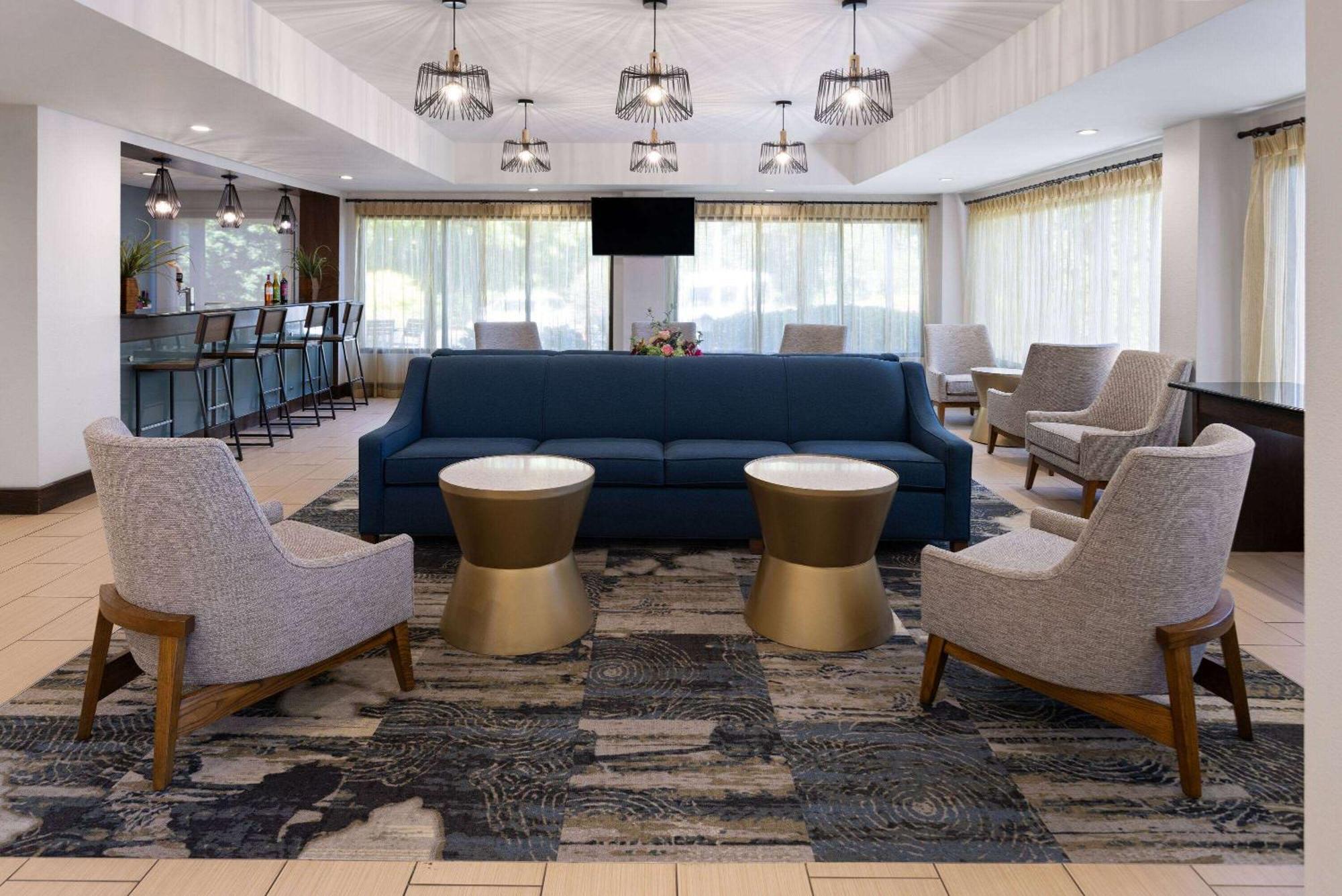 Отель La Quinta By Wyndham Lagrange / I-85 Экстерьер фото
