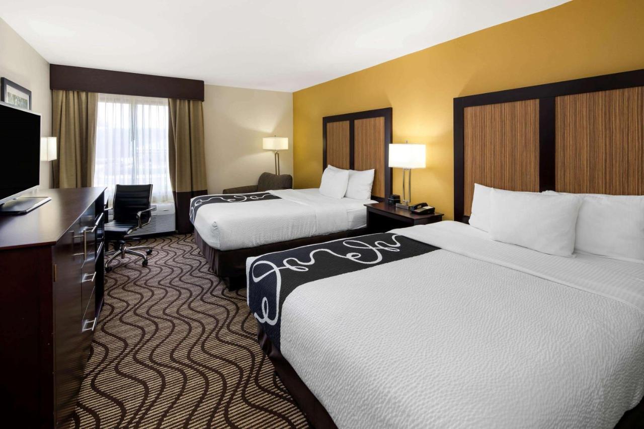 Отель La Quinta By Wyndham Lagrange / I-85 Экстерьер фото